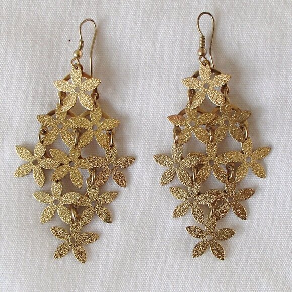 Earrings Beautiful Shiny Glittery Gold-Tone Floral Drop Dangling Pre-Owned Nice - Picture 1 of 5